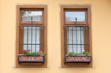 iki pencere çubukları