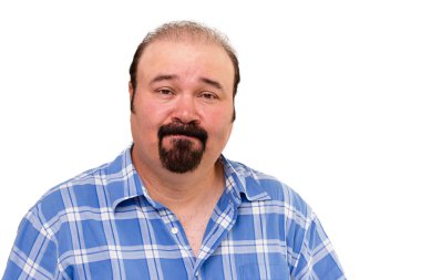 suskun orta yaşlı adam, beyaz portre
