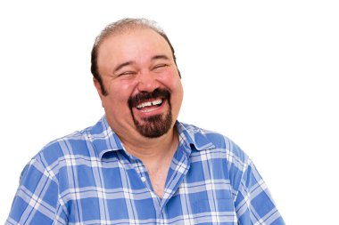 neşeli beyaz adam yüksek sesle gülerek sakallı