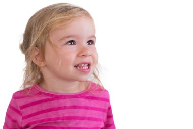 güzel, dişlek, gülümseyen bir toddler portresi