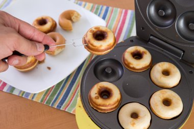 Mini donuts pişirme