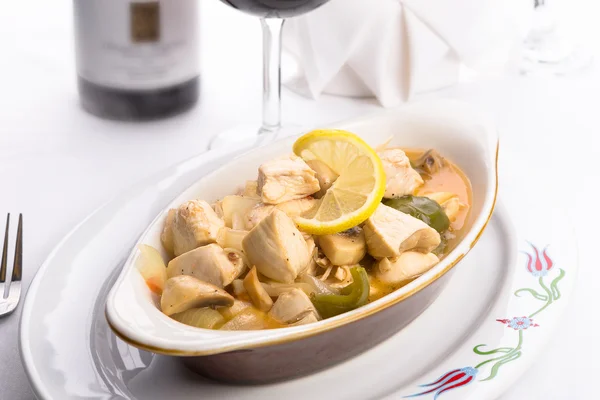 Lemon Chicken Complimented with Red Wine — Stock Photo, Image