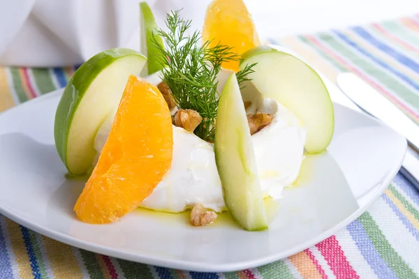 Strained Yogurt Labneh Citrus Salad Garnished with Dill and Waln — Stock Photo, Image