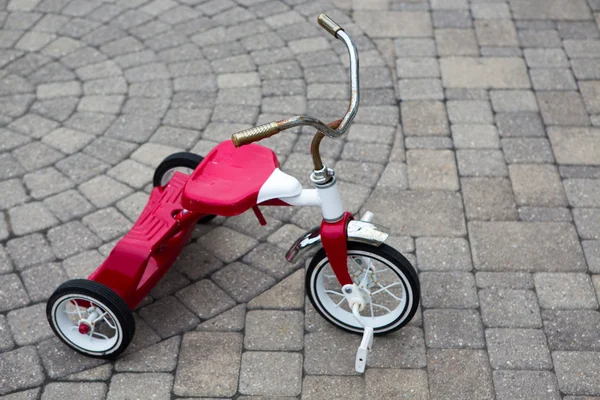 Childs Red Tricycle Parked — Stock Photo, Image