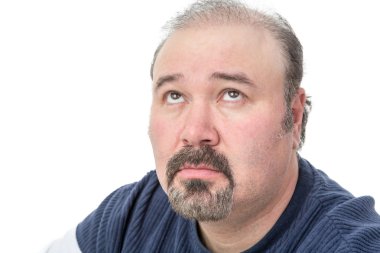 yakın çekim düşünme olgun bir adam portresi