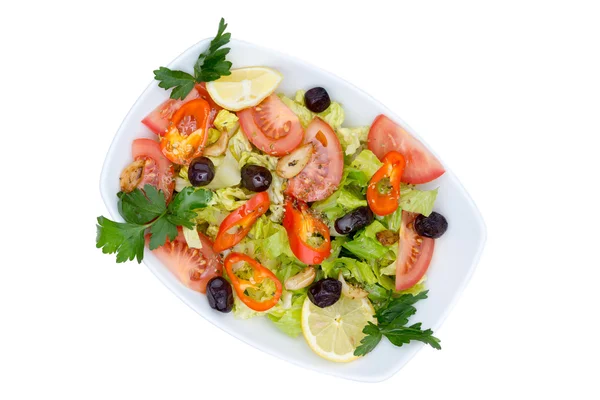 Oben Blick auf frischen mediterranen Salat mit reinem Olivenöl — Stockfoto