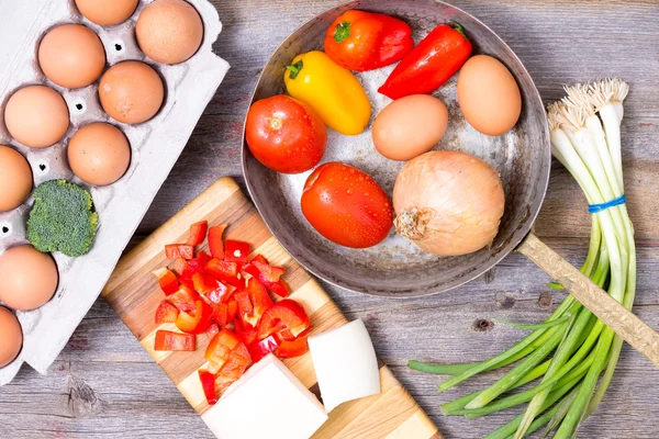 Zutaten für ein Tasy Omelett zubereiten — Stockfoto