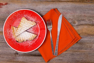 geleneksel İtalyan panini böğürtlenli reçel ile