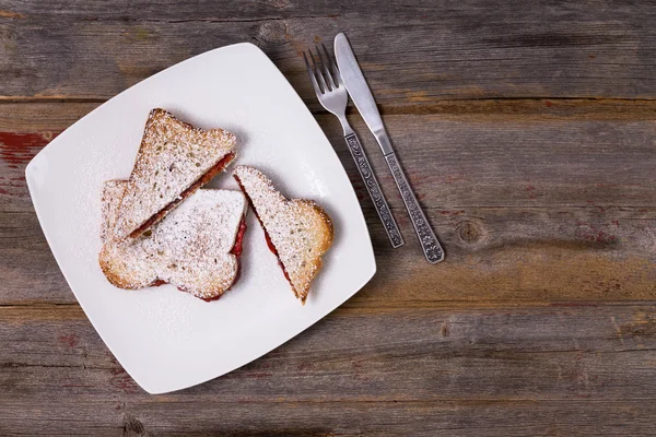 Geléia de morango panini polvilhado com açúcar — Fotografia de Stock