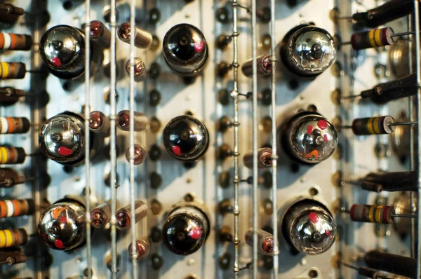 Vakum tüplü bilgisayar