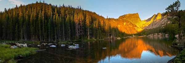 Sen jezero při východu slunce — Stock fotografie