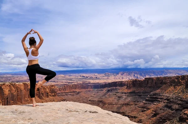 Yoga near the Canyon — Stock Photo, Image
