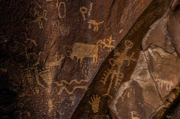 Newspaper Rock — Stock Photo, Image