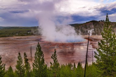 Yukarıdaki Büyük Prizmatik Şofben