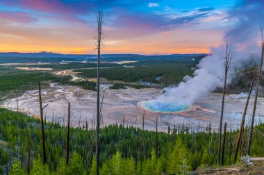 Yukarıdaki Büyük Prizmatik Şofben