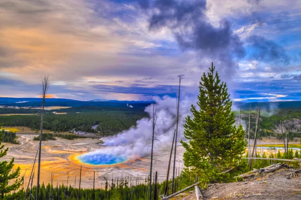 Grand prismatic geyser från ovan — Stockfoto