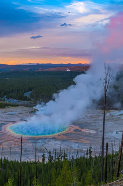 Grand prismatic geyser från ovan — Stockfoto