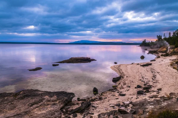 Lakeshore Geyser - Bacia do Polo Oeste Yellowstone — Fotografia de Stock