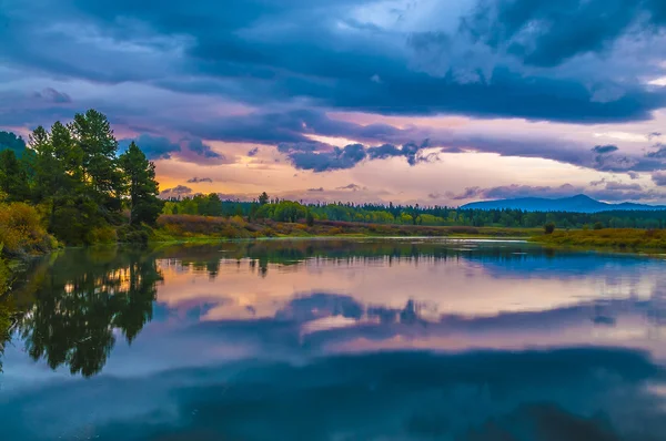 Hermoso amanecer en el Parque Nacional Grant Teton — Foto de Stock