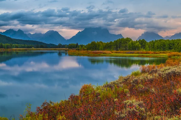 Hermoso amanecer en el Parque Nacional Grant Teton — Foto de Stock