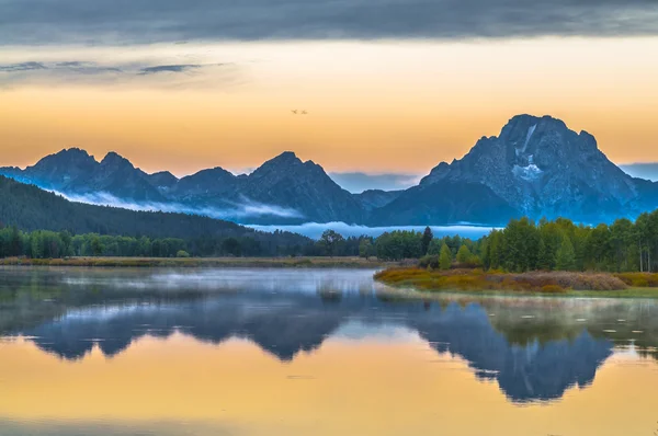 Grand Teton Reflexión al amanecer — Foto de Stock
