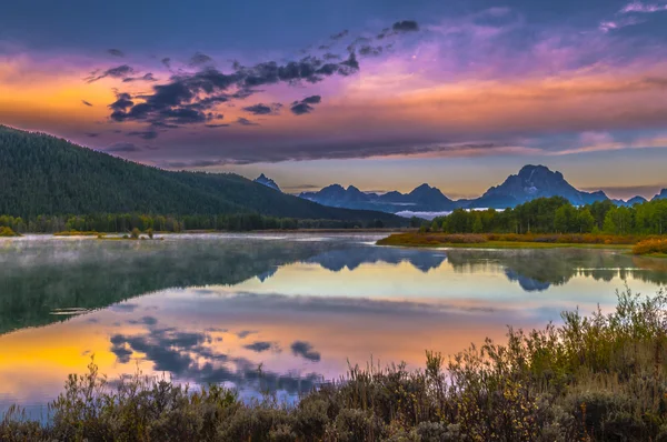 Grand Teton Reflexión al amanecer — Foto de Stock
