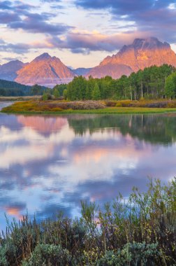 Dağlarda güzel bir gün doğumu