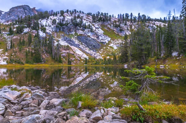 Penseel canyon lake reflectie — Stockfoto