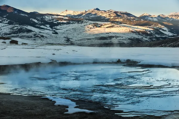 Yellowstone winterlandschap — Stockfoto