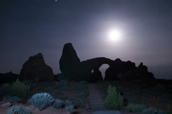 Parc national Windows Arches la nuit — Photo