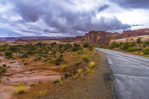 Tempête de pluie dans le parc national des Arches — Photo