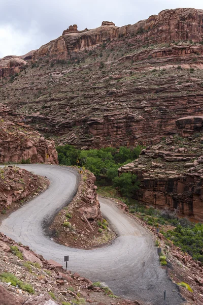 Road switchbacks nära hunter canyon — Stockfoto