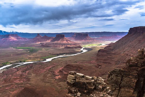 De vallei van de professor van de Colorado rivier over het hoofd zien utah — Stockfoto