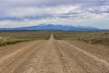 Dümdüz dağlara doğru