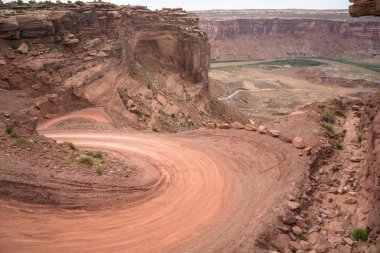 mineral alt firkete toprak yol