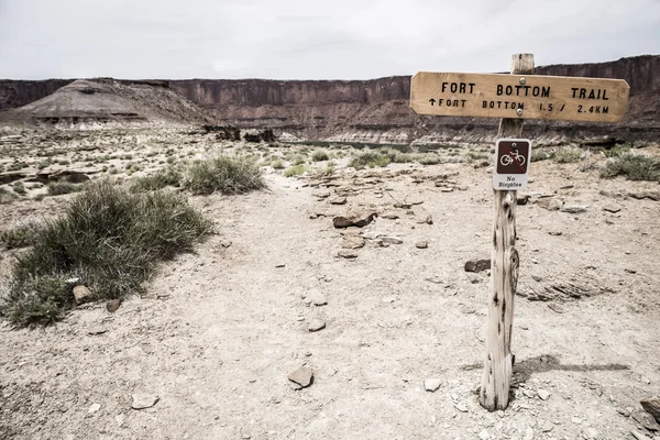 Fort bas sentier blanc jante route utah — Photo