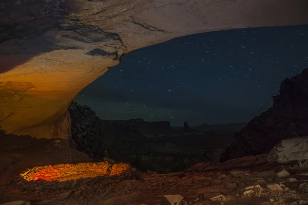 False Kiva di notte con cielo stellato — Foto Stock