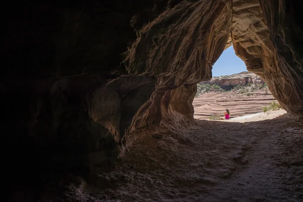 Hiker in the Tusher tunnel — Stock Photo, Image