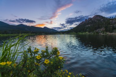 Lilly göl günbatımı - colorado at 