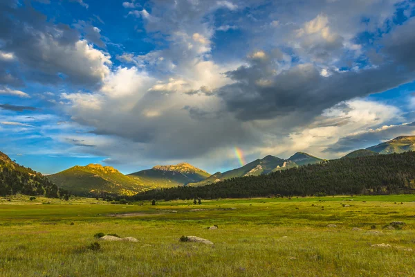 Belo pôr do sol em Moraine Park Colorado Rockies — Fotografia de Stock