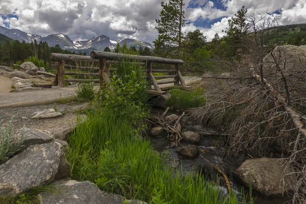 Puente de los pies cerca del lago Spraque — Foto de Stock