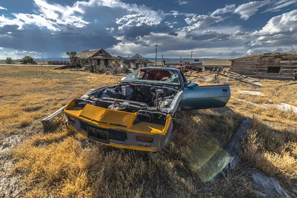 Città fantasma auto abbandonata — Foto Stock