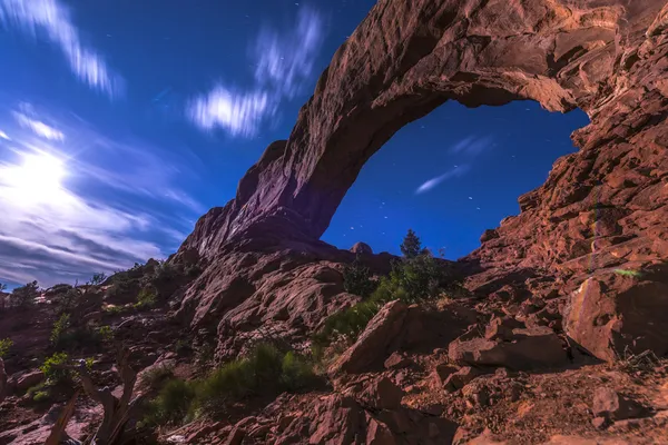 Bella luna piena sorgere sopra North Window — Foto Stock