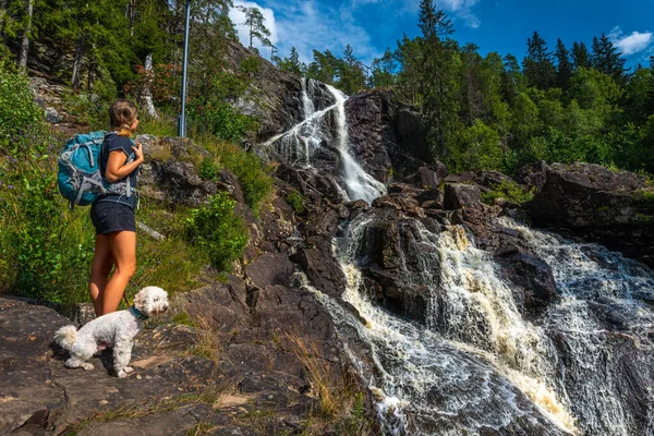 エルガフォッセン アルファベット滝はスウェーデンとノルウェーの間で共有されています — ストック写真