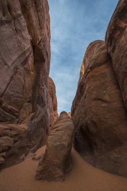 Hiking trail kumul arch için 
