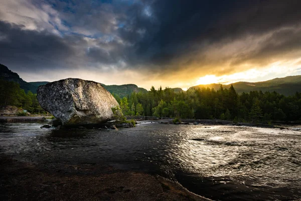 Світанку Сорландет Телемарк Норвегія Зупинились Річці Отра — стокове фото