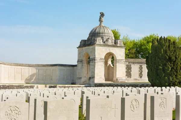 Tyne łóżeczko Rzeczypospolitej pomnika w pobliżu ypres — Zdjęcie stockowe