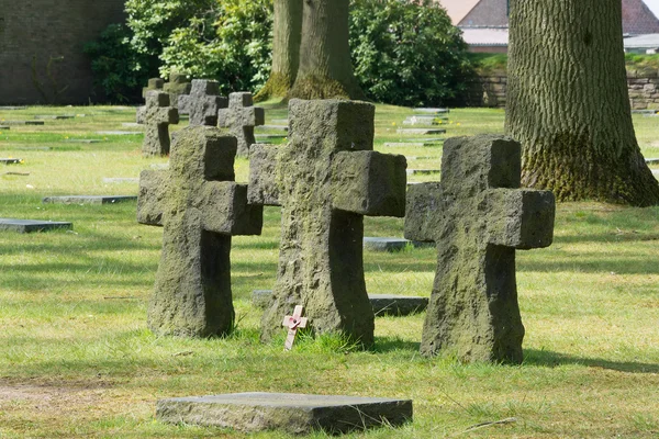 Tyska krigskyrkogården av langemark — Stockfoto