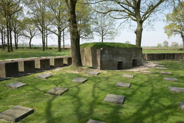 Cimetière de guerre allemand de Langemark — Photo