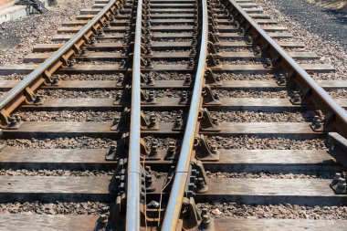 paralel demiryolu parça bölümünü.